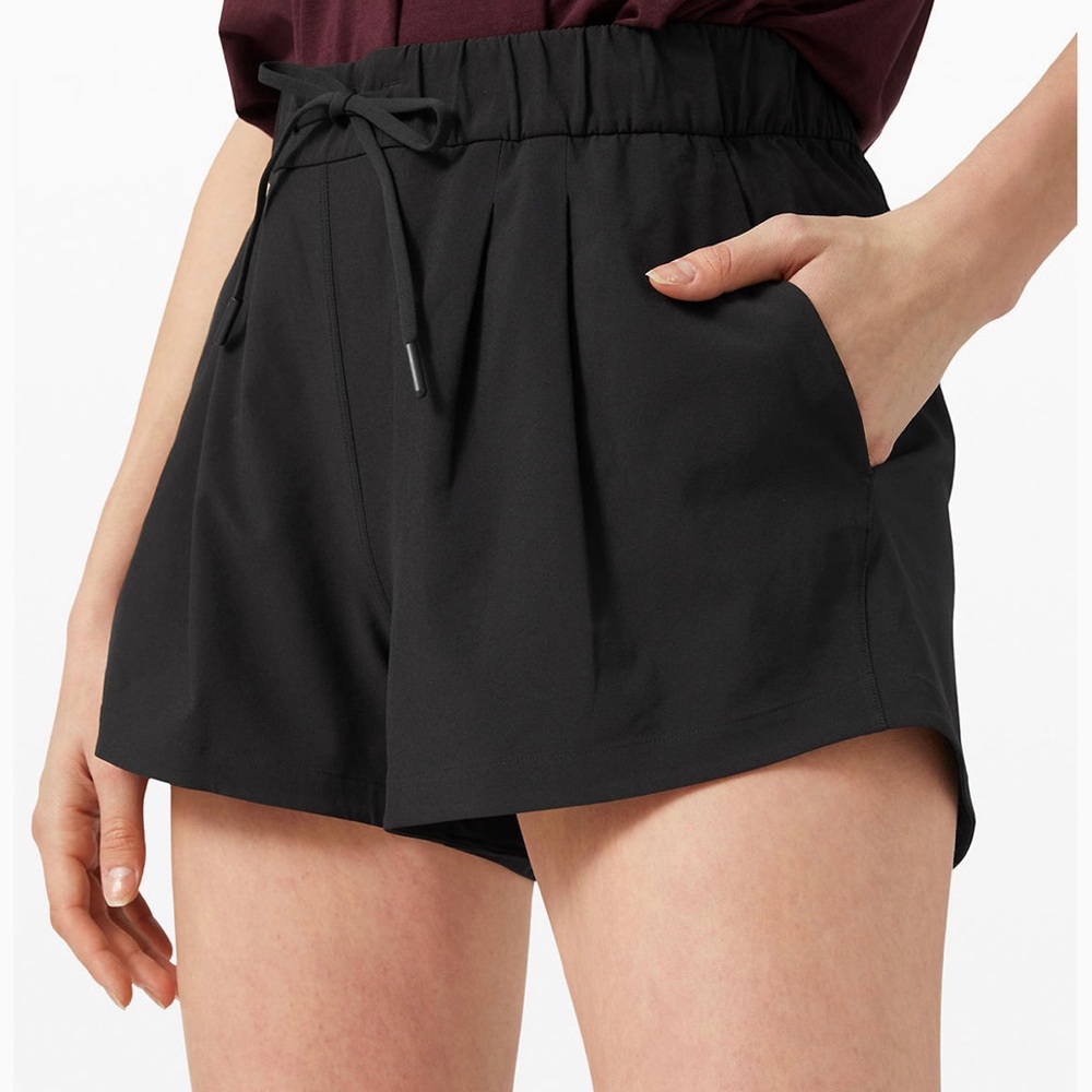 Lululemon shorts black